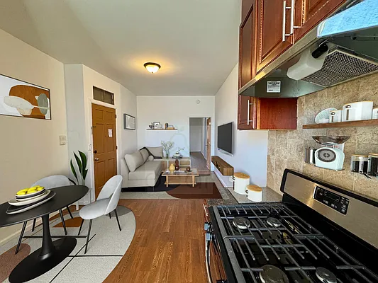 Rented by Pear NYC LLC | media 2