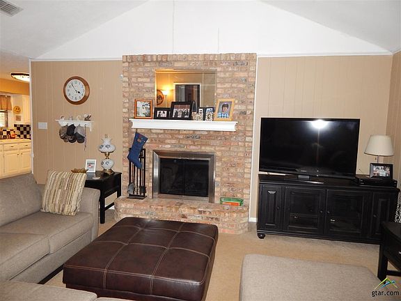 4th image of 909 Corey Dr