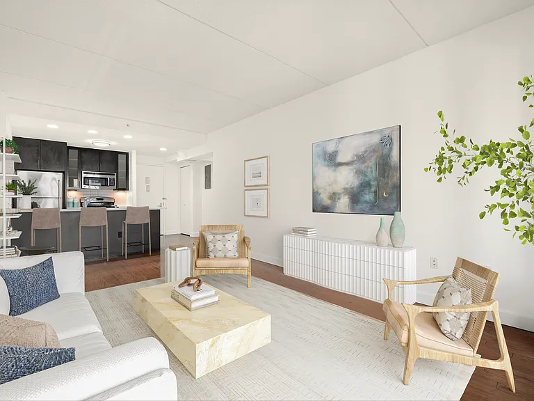 41-34 Crescent St #7L — Photo 2