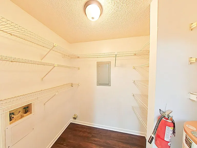 720 NE 30th Ave #P — Photo 7