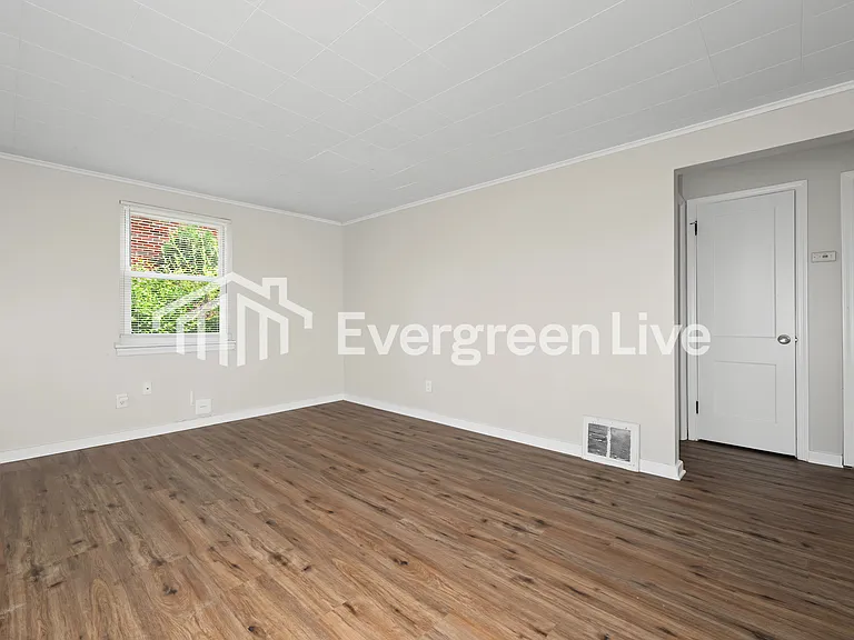 610 Maplehurst Dr — Photo 5