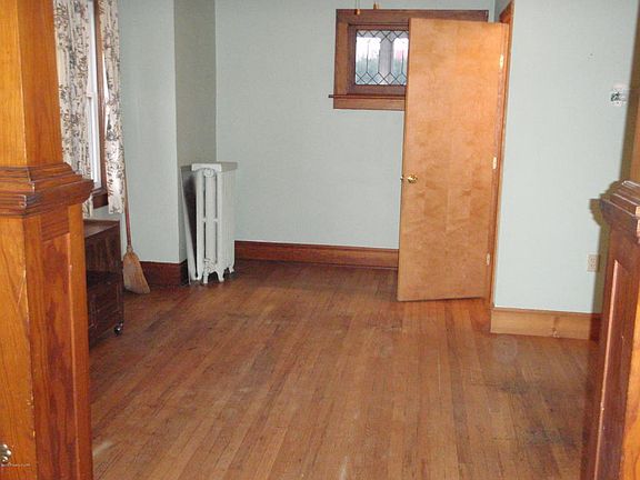 5th image of 425 Erie St