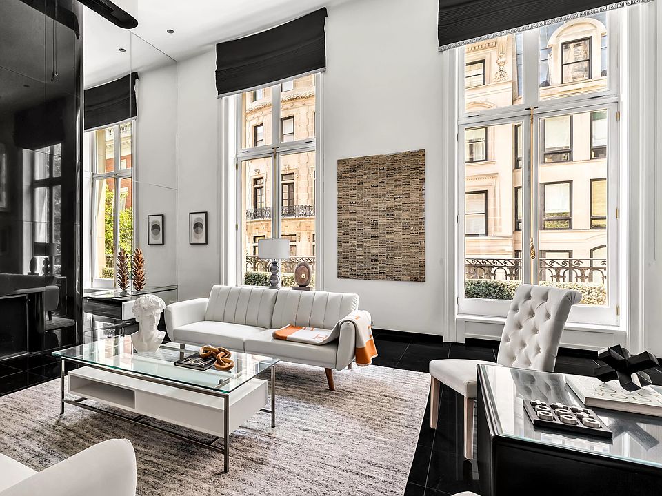 1st image of 1 E 62nd St APT 2A