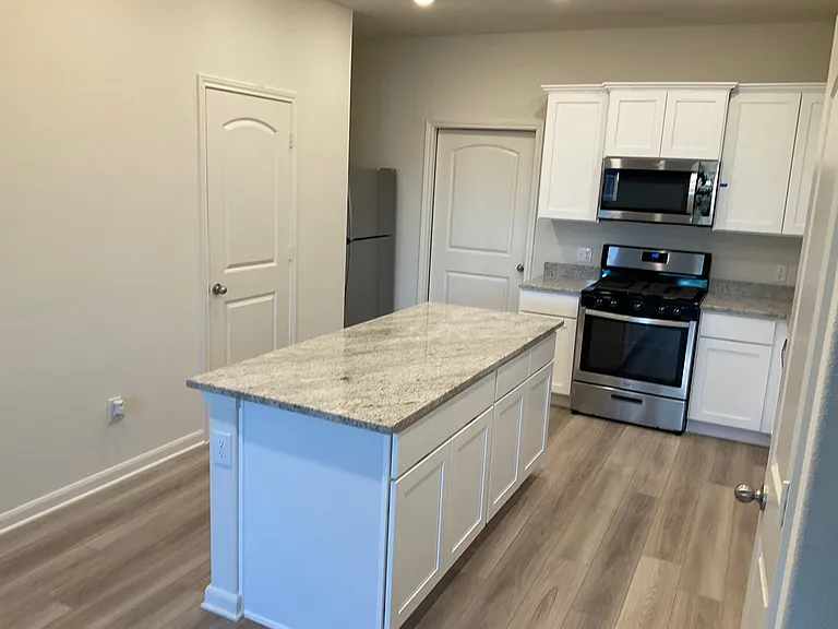 327 Stone Ct — Photo 7