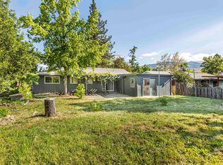 374 Cambridge St, Ashland, OR 97520