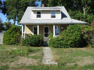 75 Payton Ave, Warwick, RI 02889