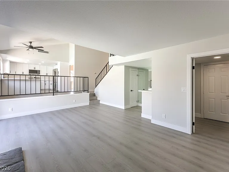 6348 Vicuna Dr — Photo 12