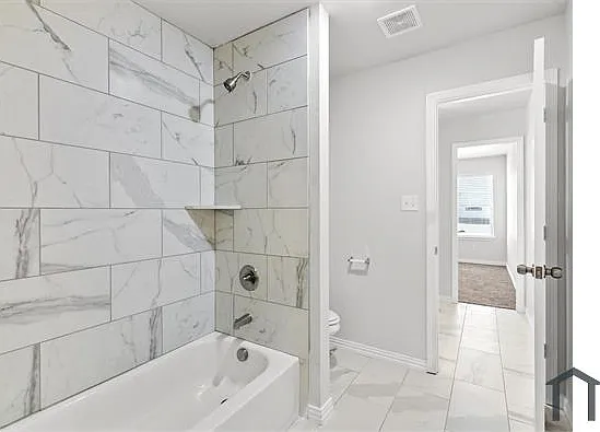 3 bed, 1810 sqft, $2,595 — Photo 4