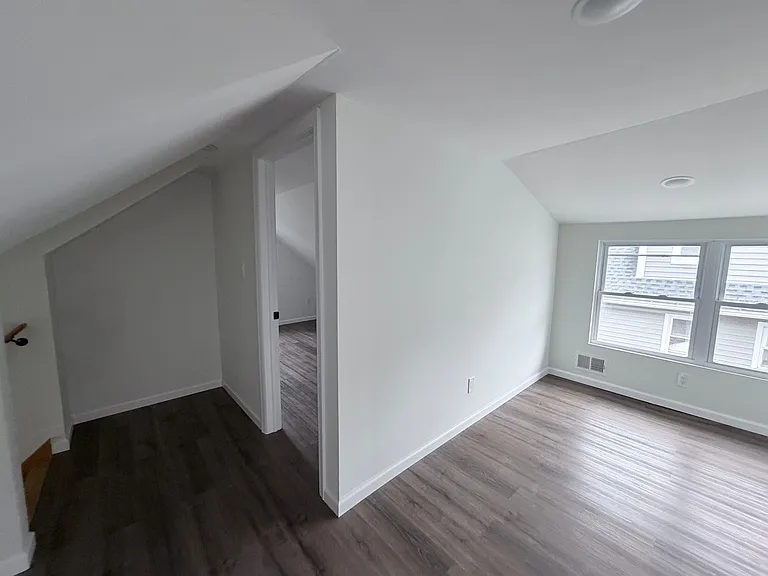 264 Greylock Pkwy #3 — Photo 8