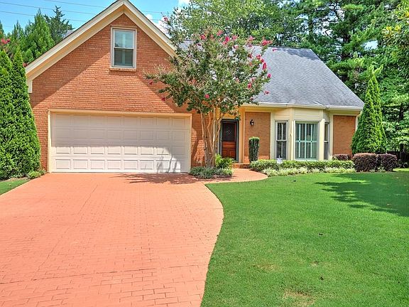 3rd image of 563 N Palisades Cir SE