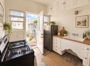 Chestnut Hill, Long Beach, CA 90806