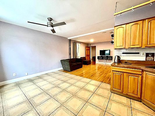 3rd image of 329 22nd St #1