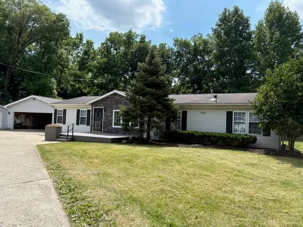 745 Saint Joseph St, Adrian, MI 49221