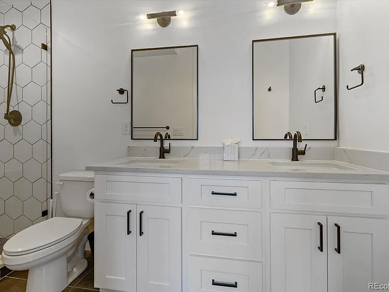 2929 Lawrence St #3 — Photo 8