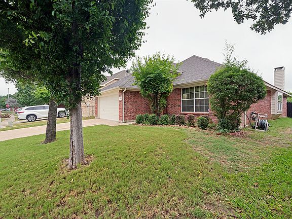 3rd image of 7806 Quiet Waters Dr