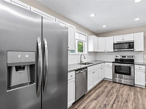 5th image of 4221 Prospect Ave