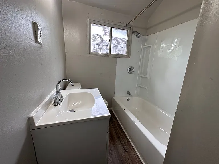 263 Glenwood Dr — Photo 16