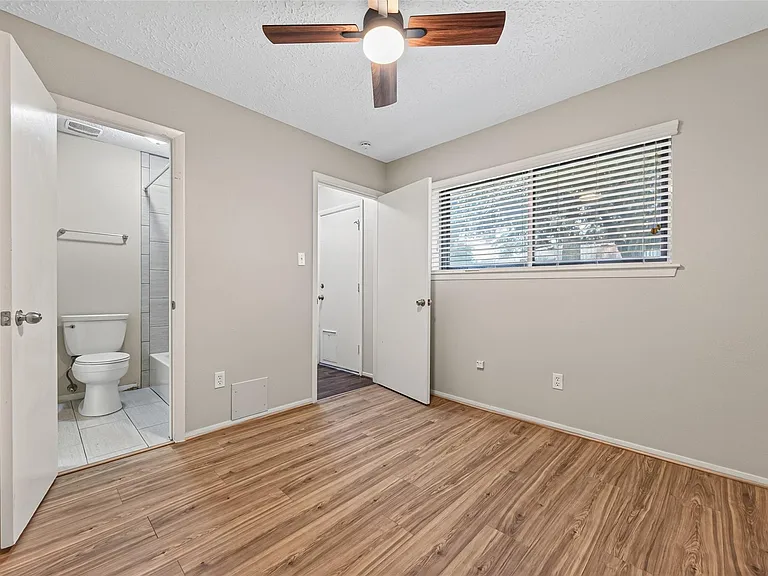 5346 King Richard Dr — Photo 18