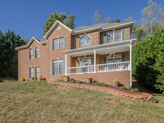 4th image of 555 Valley Hill Ln