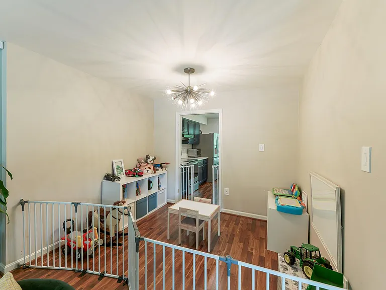 1527 Casino Cir — Photo 9