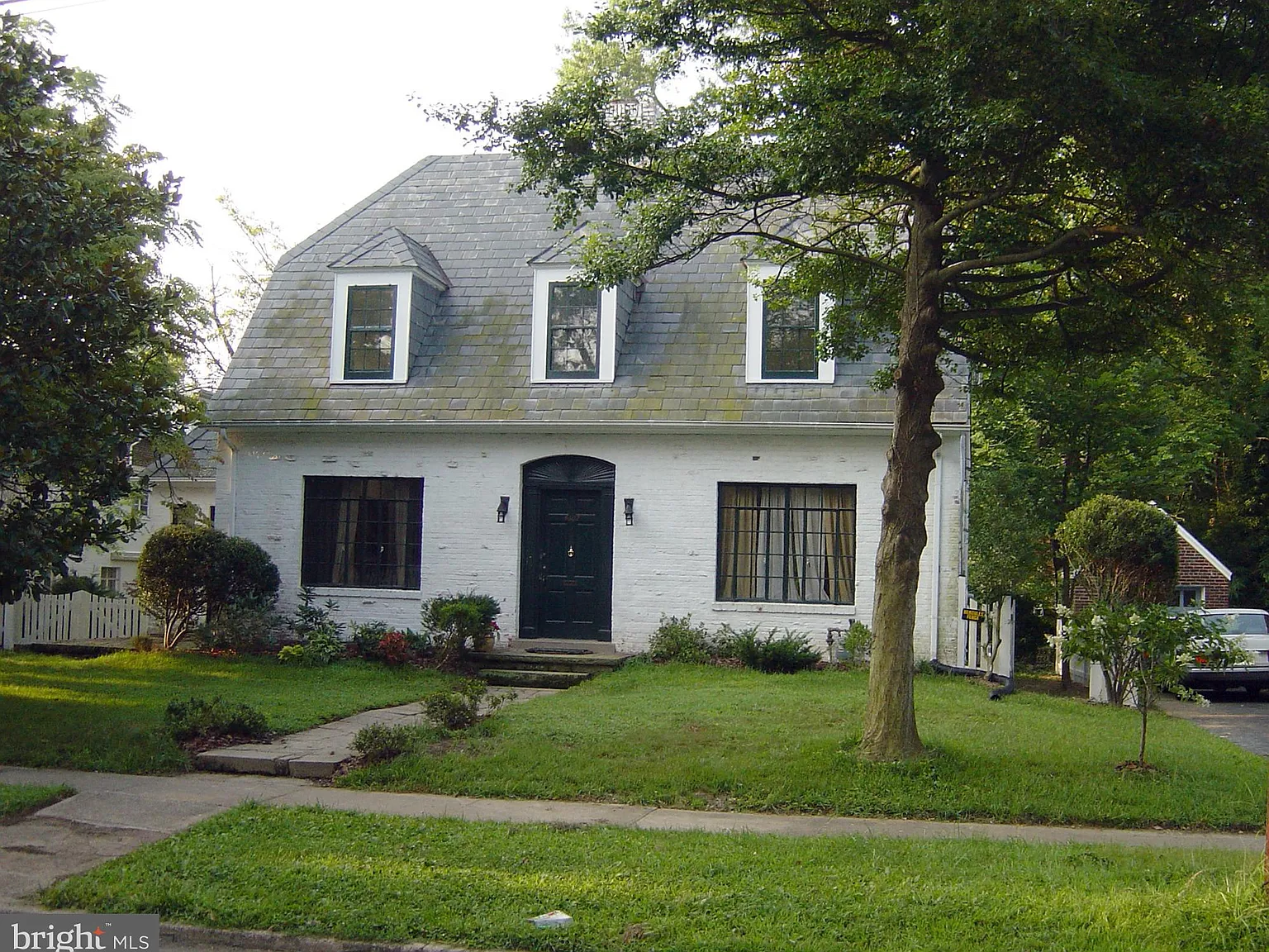 4 bed, 4.0 bath, 2084 sqft, $5,400 — Photo 2