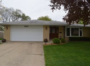 3212 Brookmeade Dr, Rolling Meadows, IL 60008