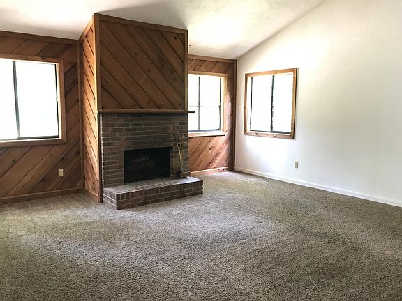 5th image of 3197 Wood Hill Dr