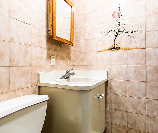 2nd image of 439 50th St #2