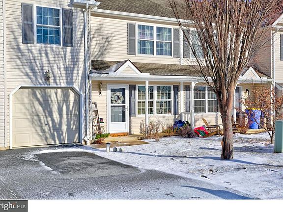 2nd image of 43 Riverview Dr