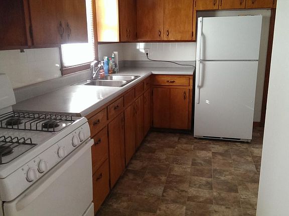 3rd image of 10901 E 62nd Ter