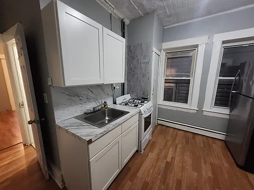 773 E 19th St #13E Photo 1