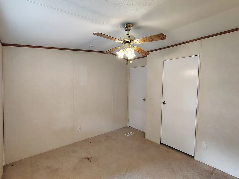 225 Community Dr #2 — Photo 11