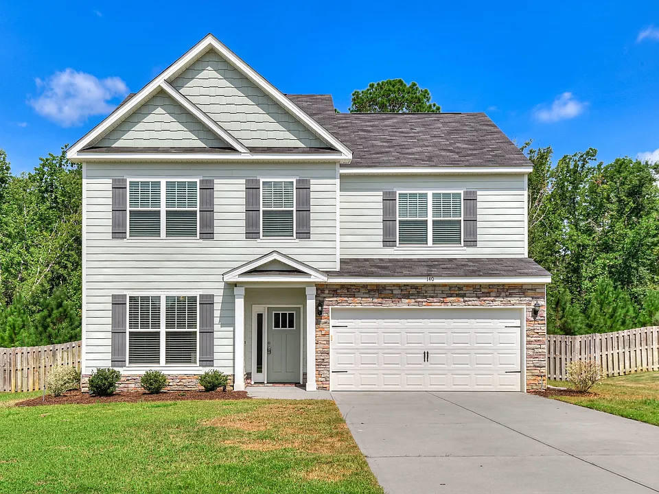 140 Pebble Ln