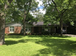 1620 Rainbow Dr, Waycross, GA 31501