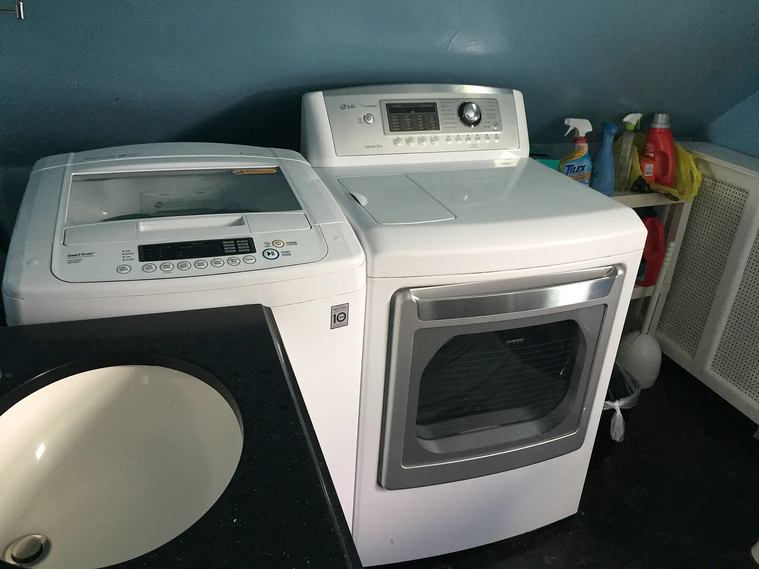 2 bed, 600 sqft, $2,100 — Photo 1