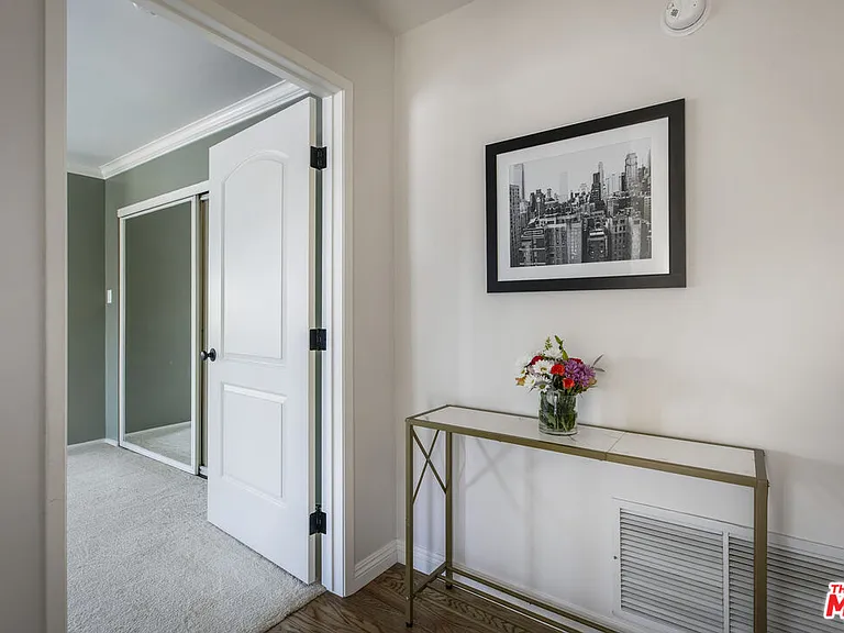 1132 N Reese Pl — Photo 33