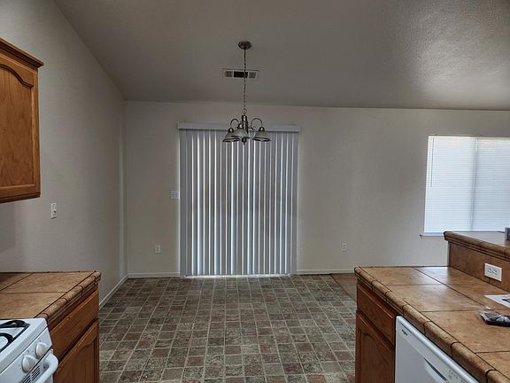 3rd image of 1310 Edgewood Dr