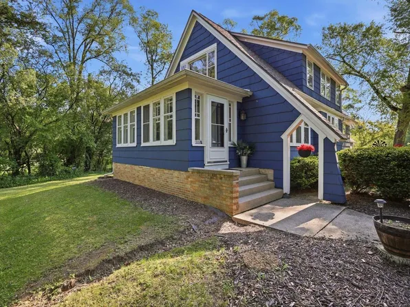 10064 N Cedarburg ROAD, Mequon, WI 53092