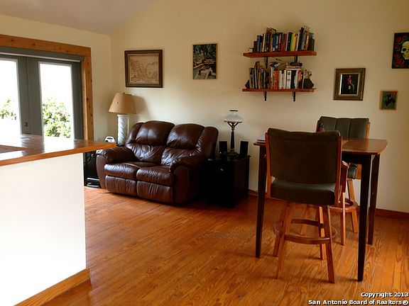 4th image of 414 CLAY ST 101/102