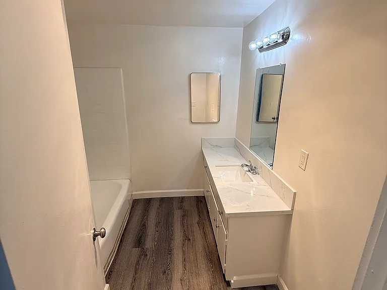 7626 Reseda Blvd #3 — Photo 6