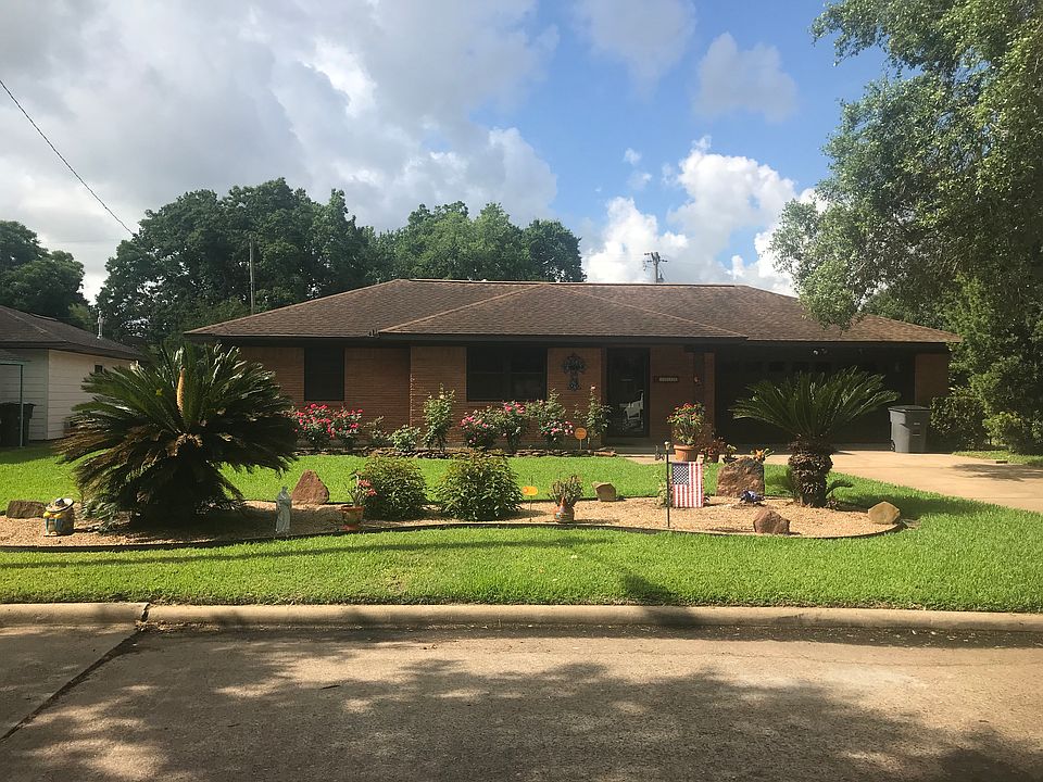 1st image of 2020 Hillcrest Dr