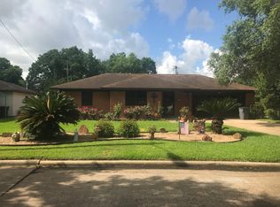 2020 Hillcrest Dr, Bay City, TX 77414
