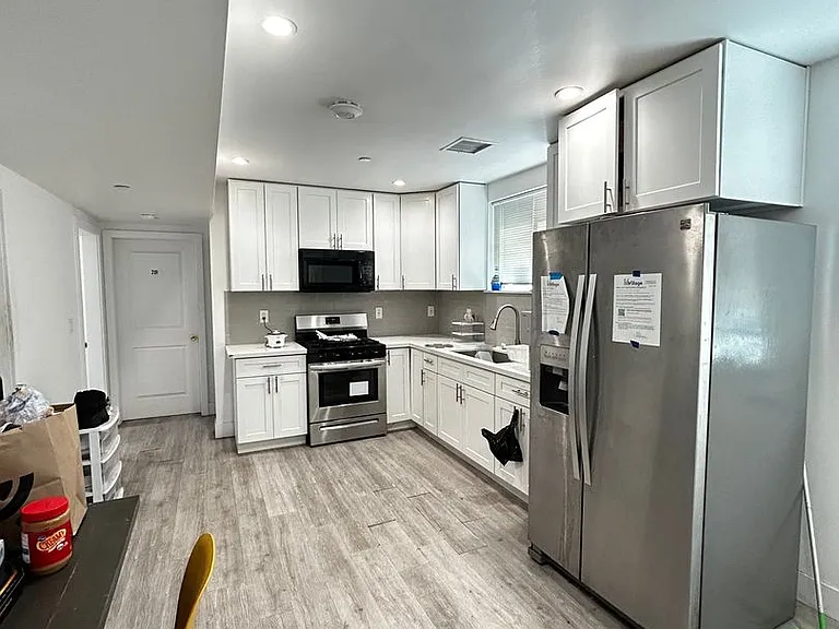 1571 W 37th Pl — Photo 16