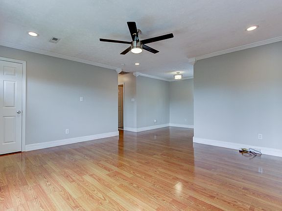 5th image of 6442 Western Ave