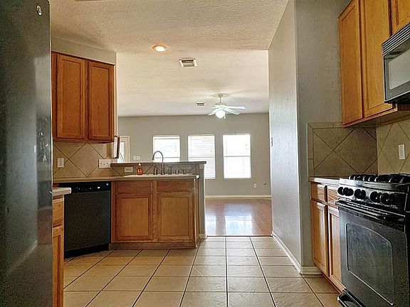 4th image of 15327 Fir Woods Ln