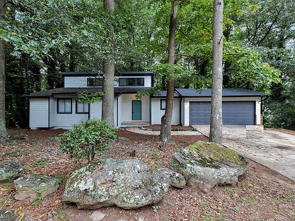 2nd image of 85 Wilhelmina Dr