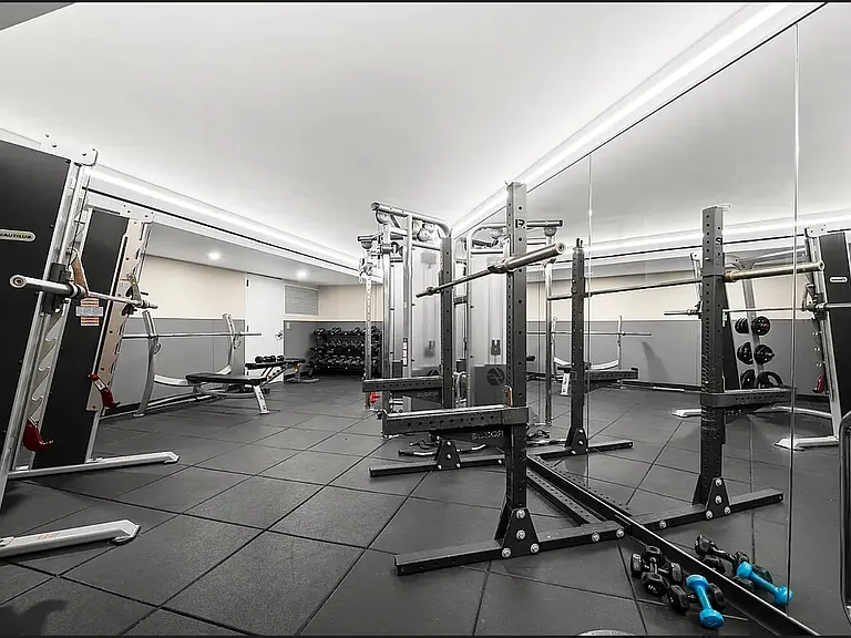 1 Irving Pl #V8B — Photo 20