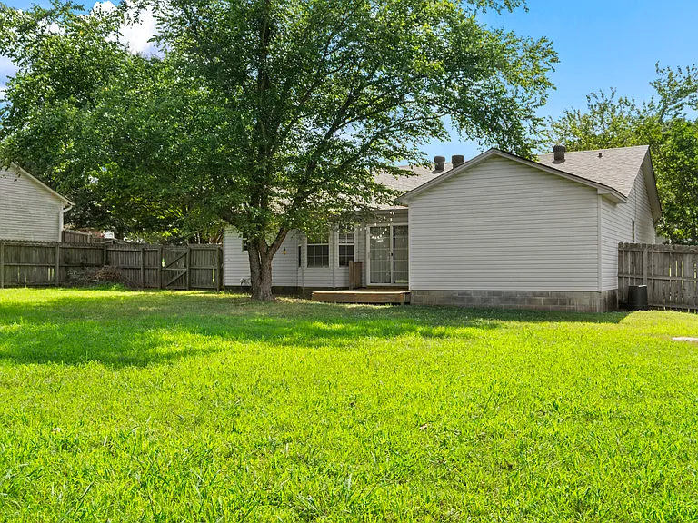 13 Holly Brook Cv — Photo 27