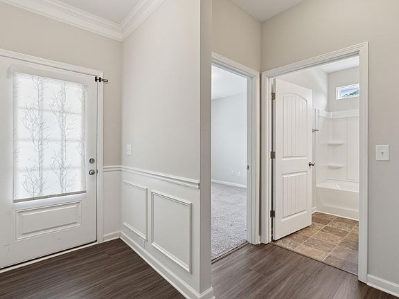 5th image of 504 Highland Rhodes Dr