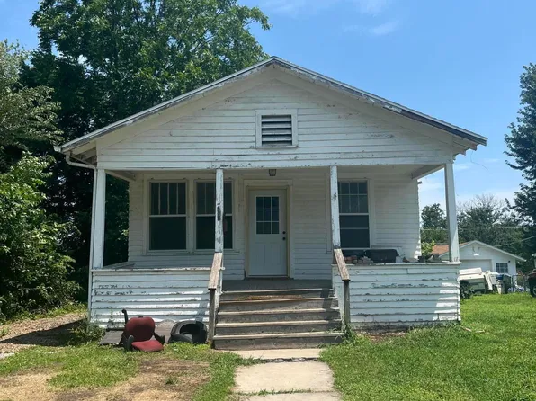 758 S English Ave, Marshall, MO 65340